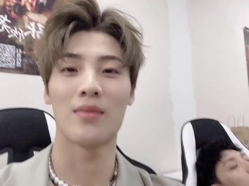 井胧终于理解了你这首歌的故事了原来张欣尧就像这首歌的男主角我