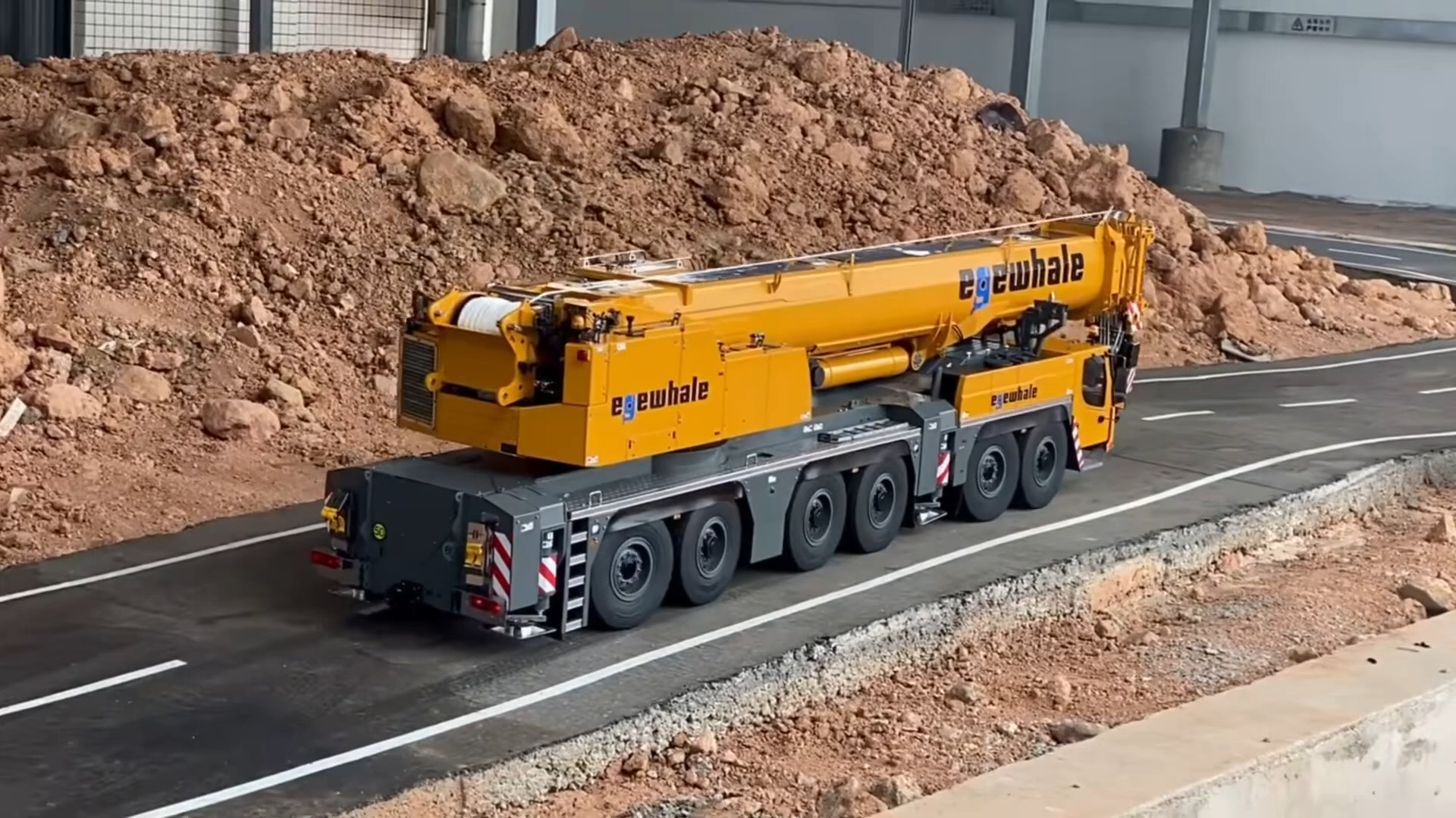 0157#搬0086_模型_1/14 rc 利勃海尔起重机吊运利勃海尔970挖掘机