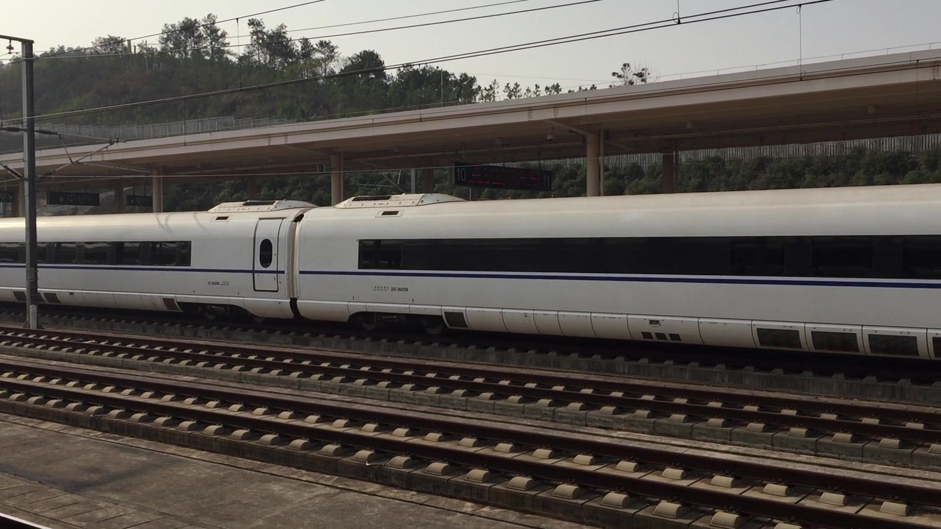 【杭长客专】g7592次 crh380cl-5602 义乌站高速场停车