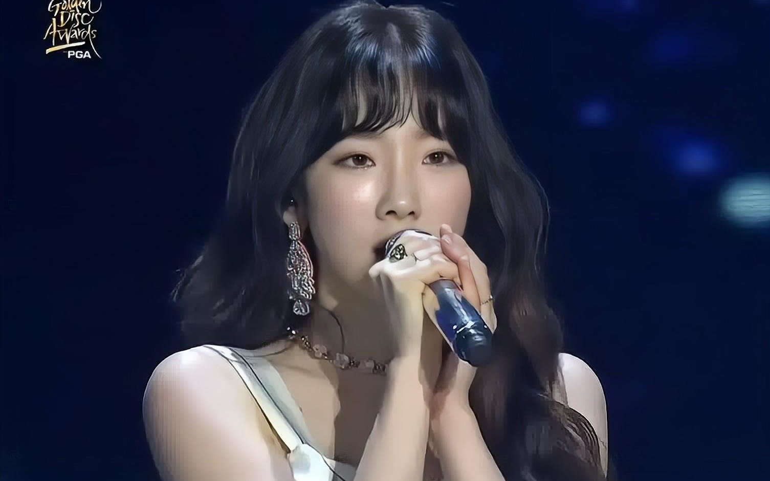 金泰妍taeyeonfine180111第32届金唱片