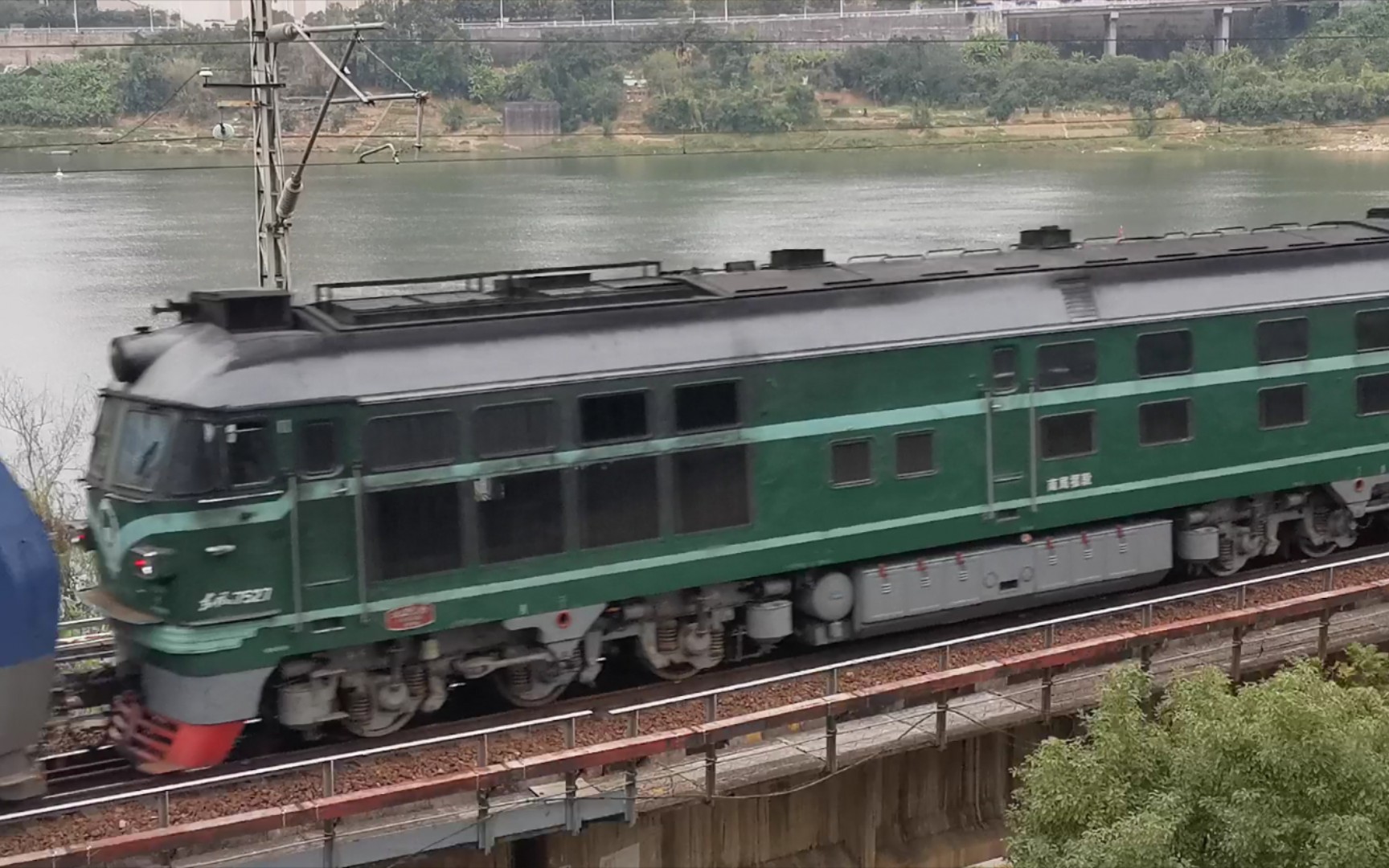 hxd-1c6425火车头无火回送西瓜(df4-7527)_哔哩哔哩 (゜-゜)つロ 干杯