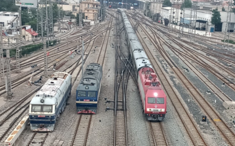 1461次列车济南站发车