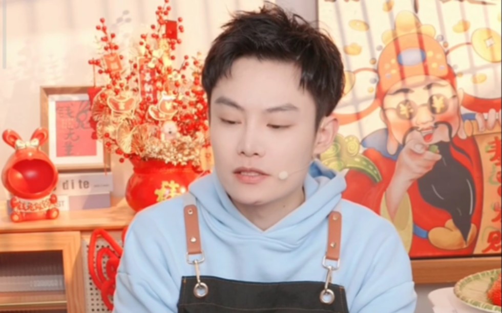 毛毛姐像大婶聊家常