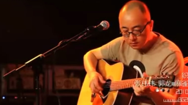 张玮玮郭龙2010现场版织毛衣