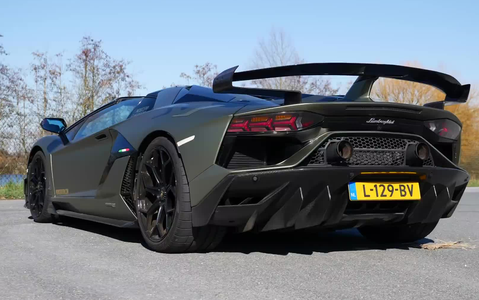 兰博基尼aventador svj 敞篷版 | v12自吸 | 德国不限速高速试驾!
