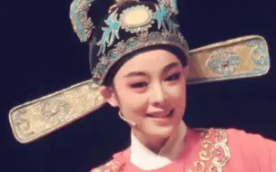 Скачать видео: 浙江小百花陈丽君个人戏台演唱，此视频转发自抖音网友拍摄视频分享，因都喜欢太可爱的君宝，就转发到b站来啦！