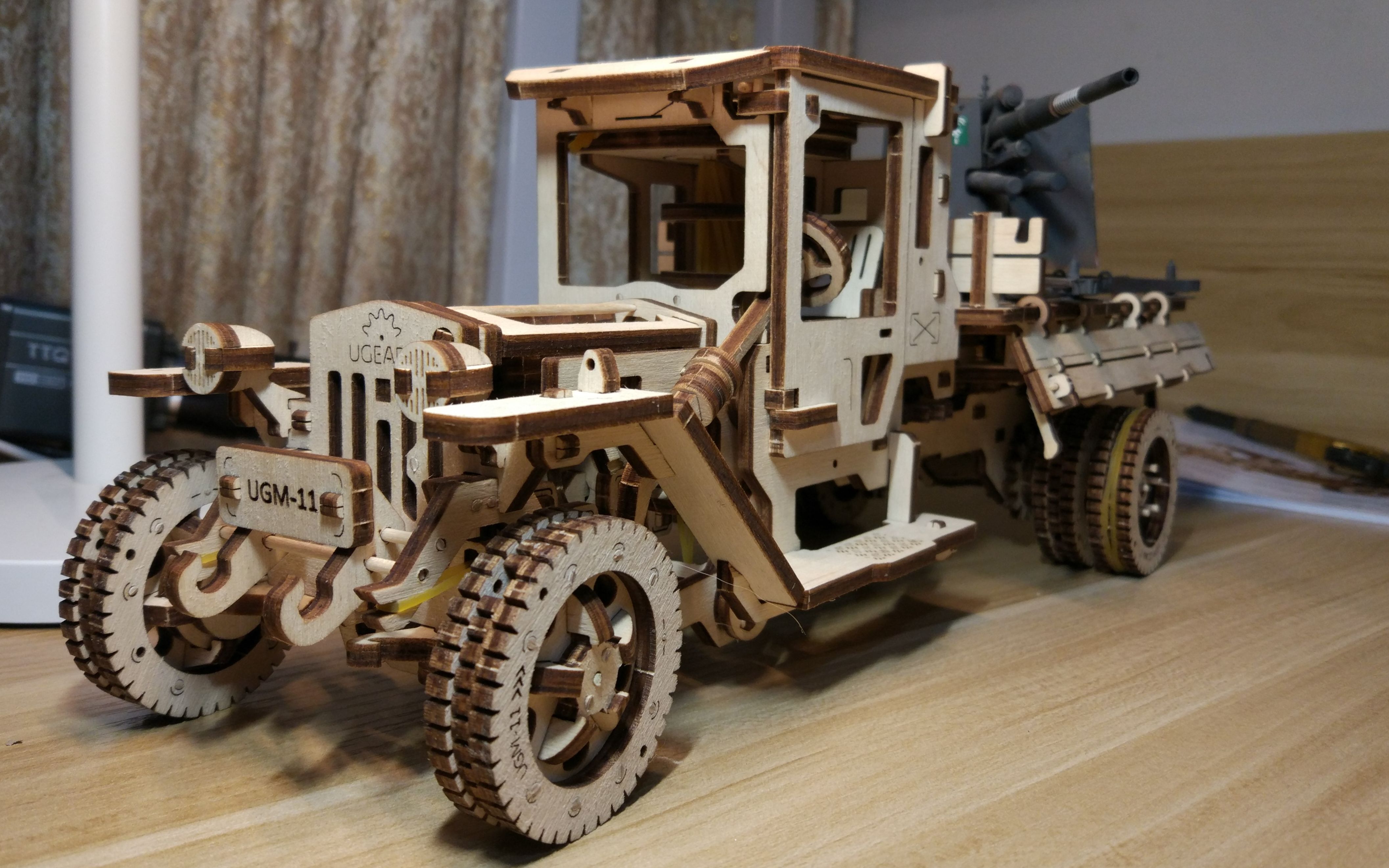 木制模型精美的卡车模型制作过程