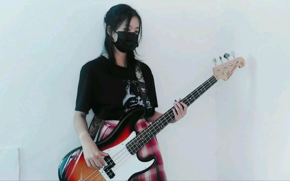 [图]【我的隔离生活】银色星河 去拥抱你·闪星Twinkle Star-幻想情人 . Bass Cover