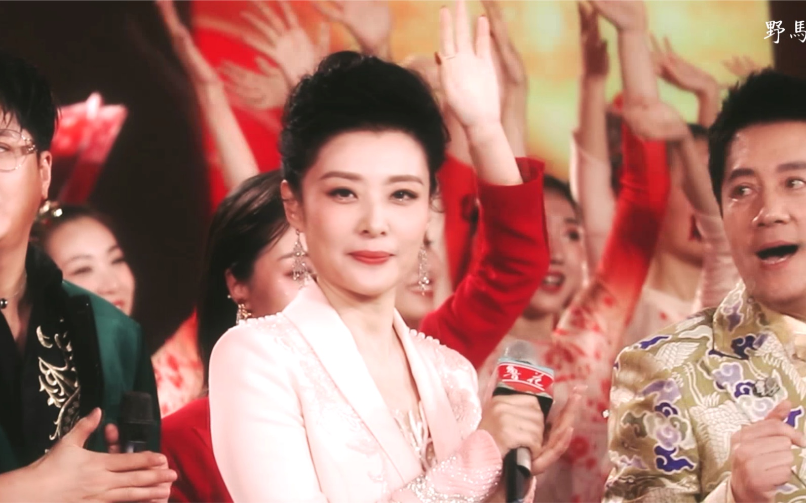 周涛2020山东春晚饭拍谁愿放手