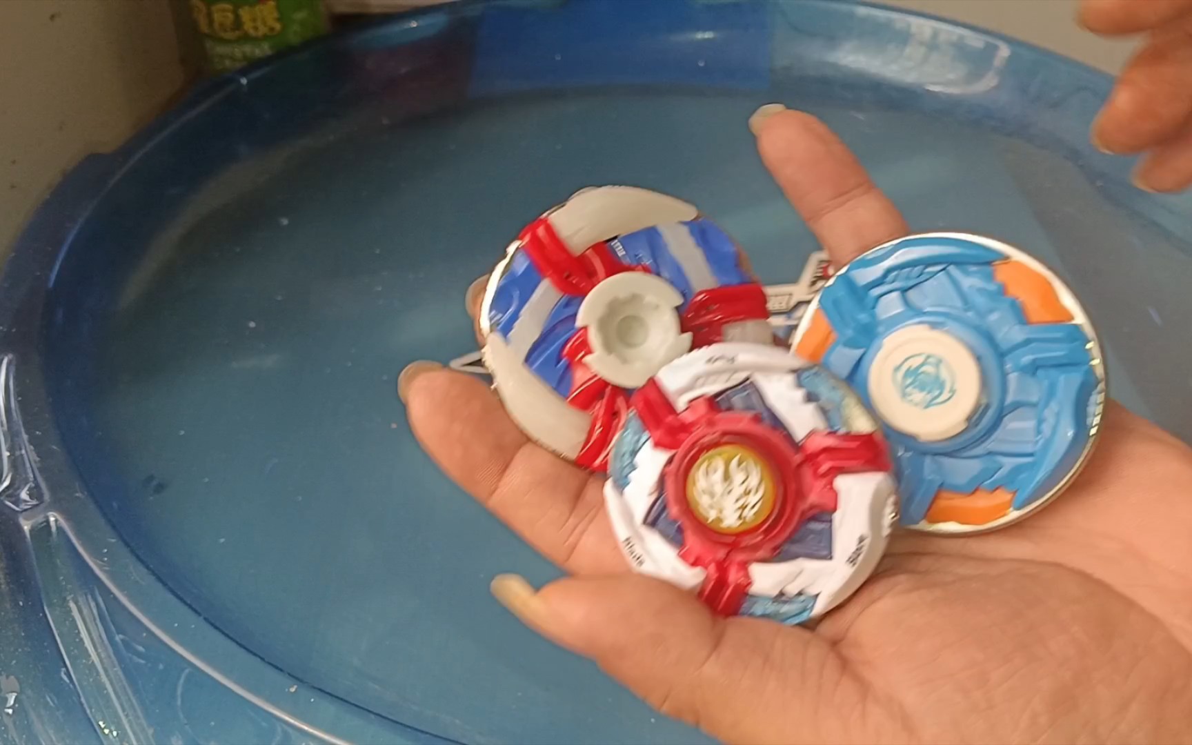 不知道叫什么陀螺外形也是仿的魅影刀锋