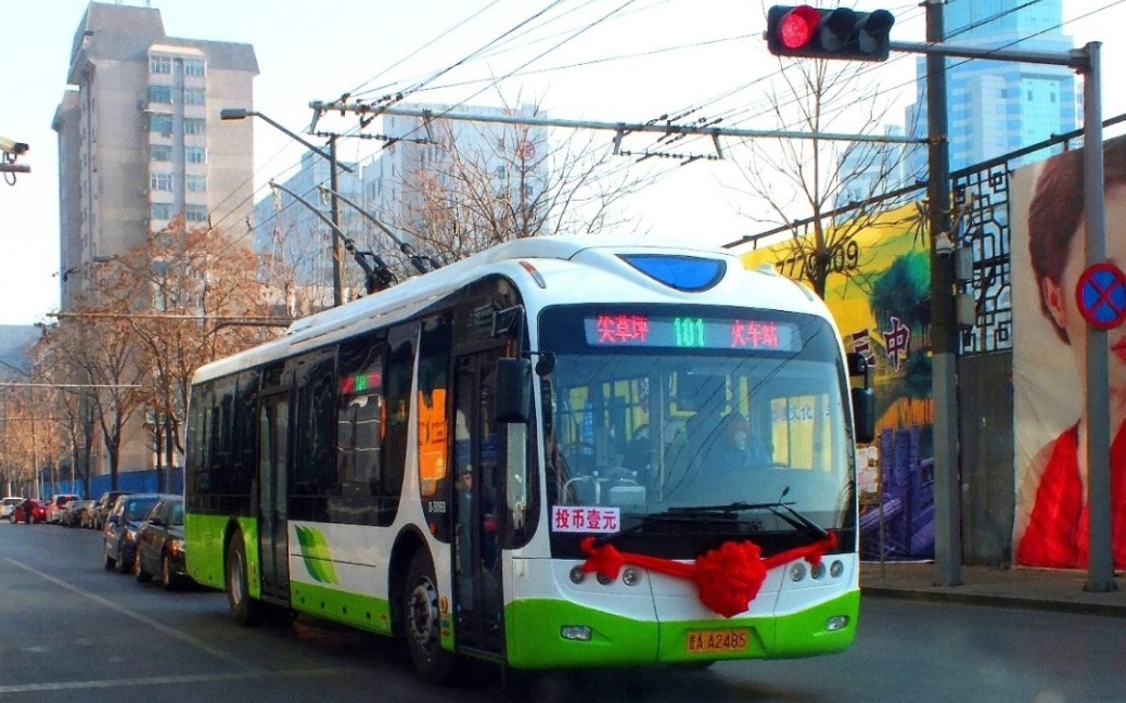 【搬运】2012年太原东风扬子江无轨电车上线运行时新闻报道