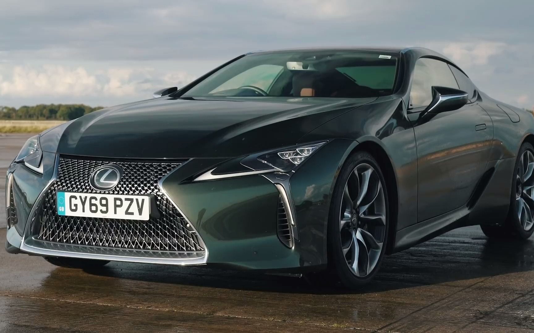 福特野马v雷克萨斯lc500-v8赛车_哔哩哔哩 (゜-゜)つロ 干杯~-bili