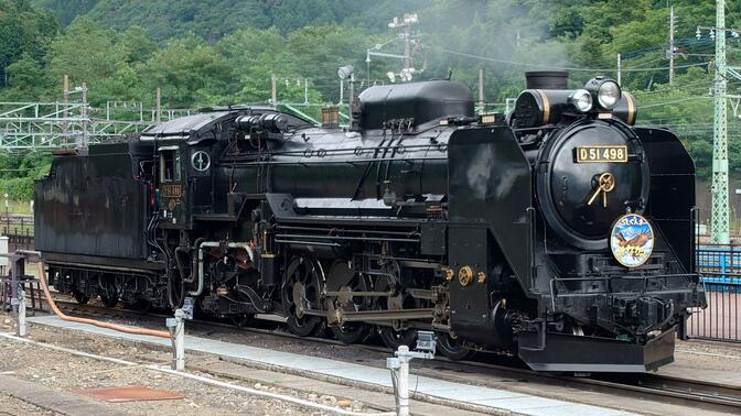 jr东日本d51型蒸汽机车498号机通过水上站