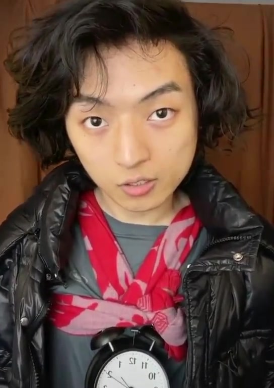 哈哈哈哈哈哈哈哈有人模仿唐探3里的村田昭真的太像