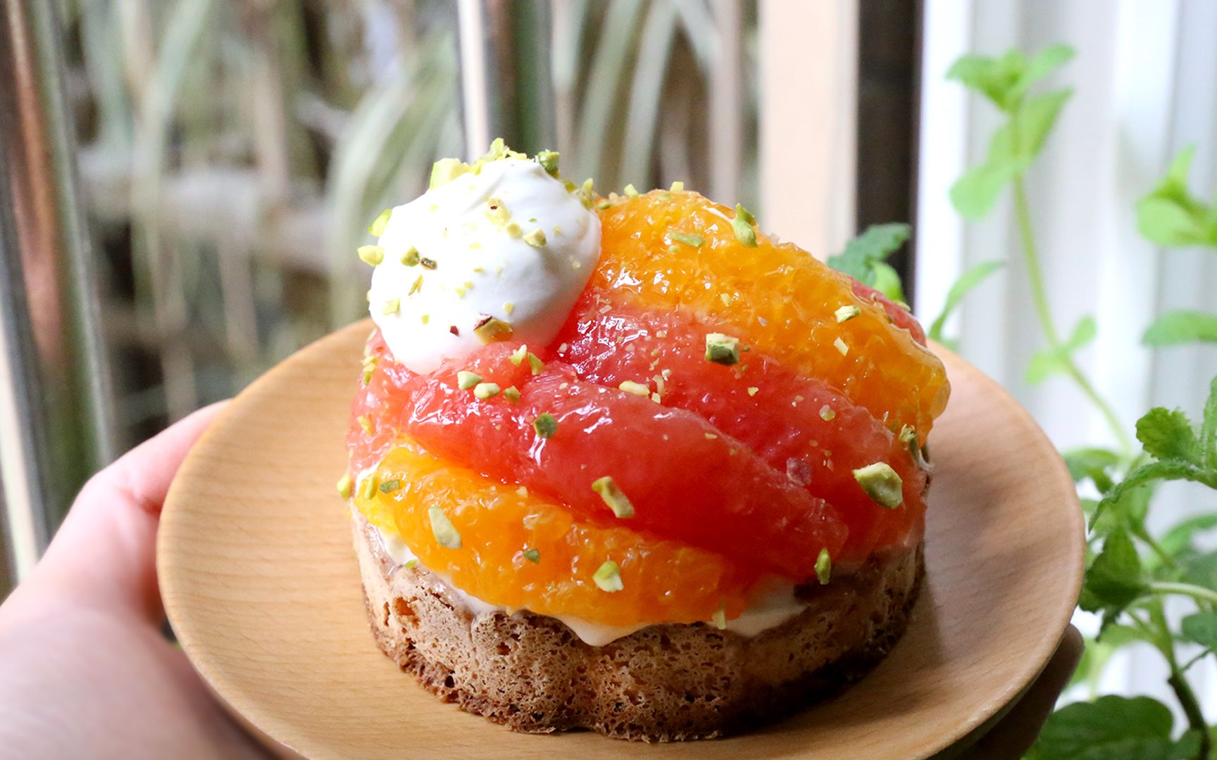 如此娇艳欲滴的西柚蛋糕,每一口都是水果饱满的自然与清新