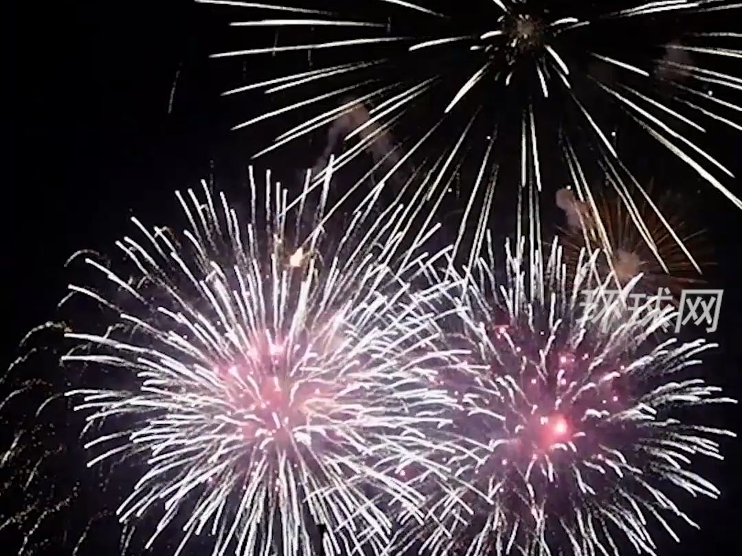 宁夏银川:春节特定时段可有序燃放烟花爆竹