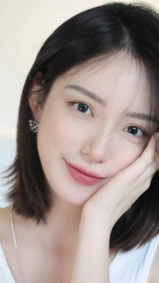 做模特时期超喜欢的气质妆 打造精致上镜脸