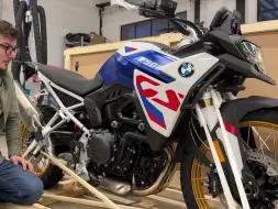 Скачать видео: 2024 BMW F 900 GS 开箱