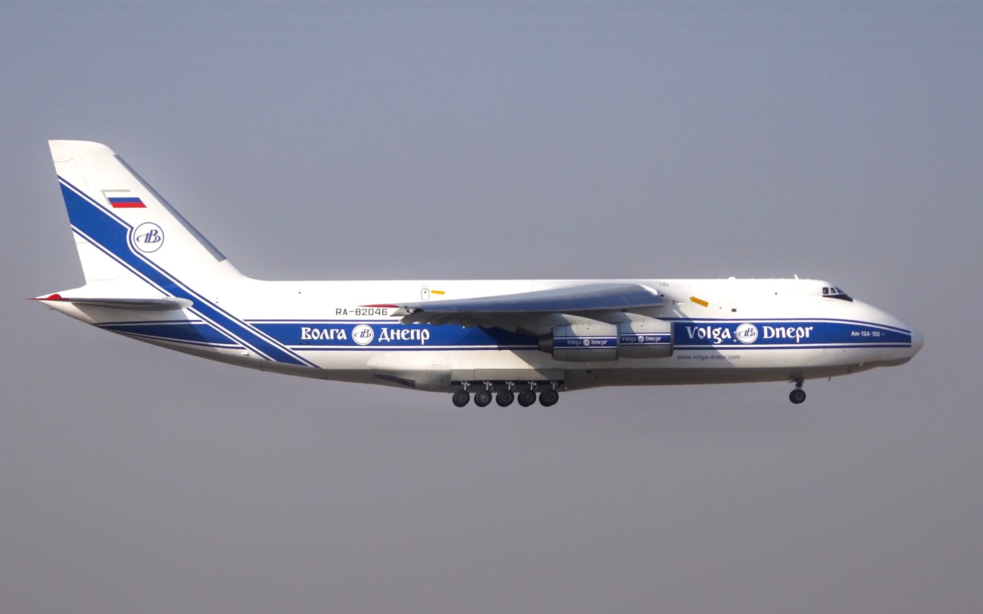 【pek】世界上最大的量产运输机--安-124 "鲁斯兰"降落首都国际机场