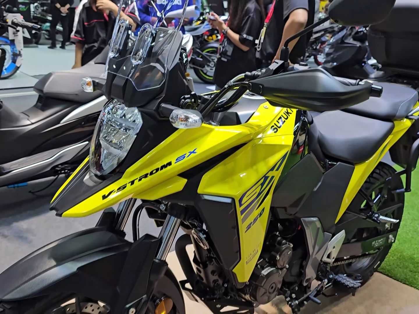 2024款 suzuki v-strom sx -250 铃木展车细节大赏