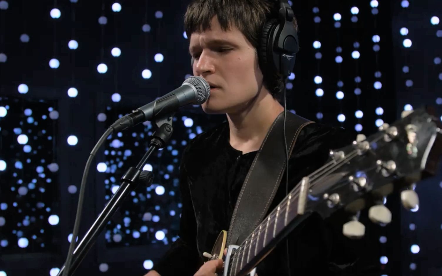 [图]【Big Thief】 Full Performance  (Live on KEXP)