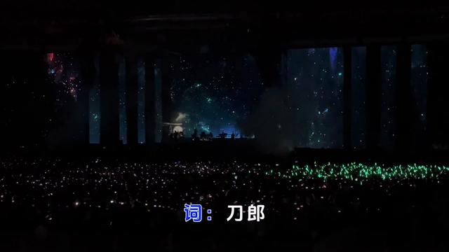 [图]刀郎经典伤感歌曲《守候在凌晨两点的伤心酒吧》现场版，好听又伤感！