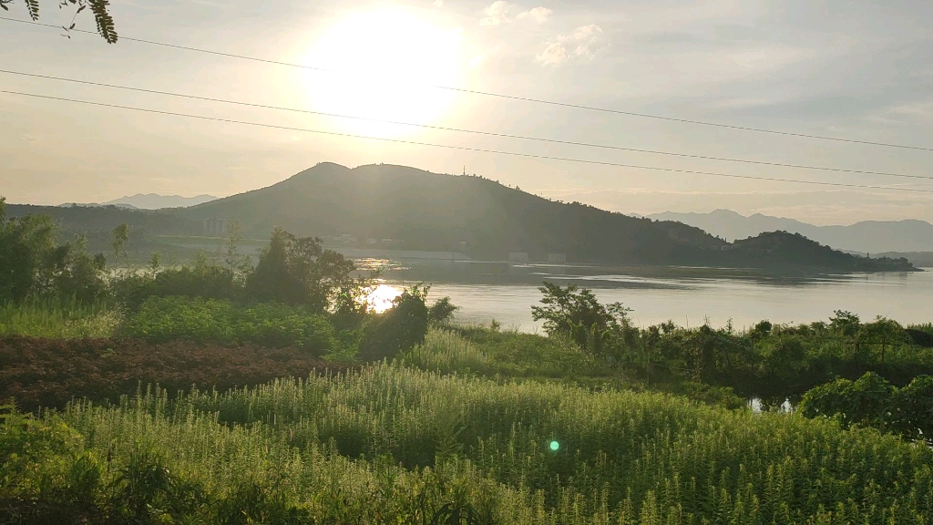 [图]江上清风游，人生天地间，忽如远行客，不如来乘一叶扁舟，看暮色四合