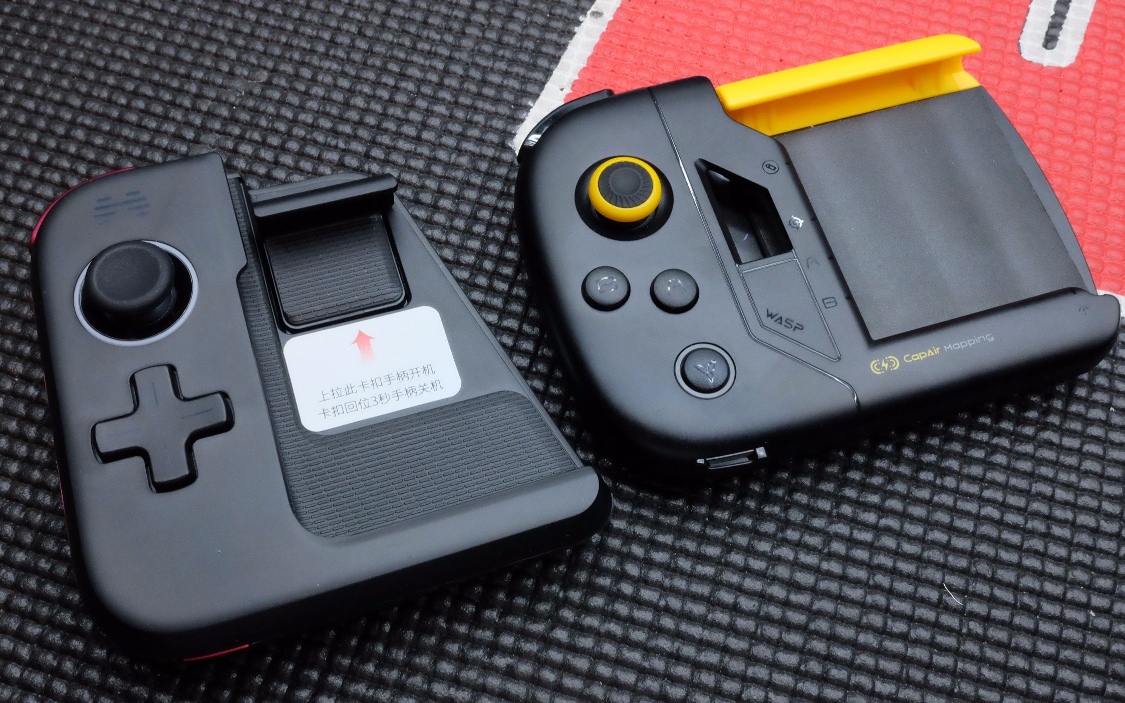 飞智黄蜂和北通g1刺激战场吃鸡游戏手柄对比评测到底哪个能吃鸡