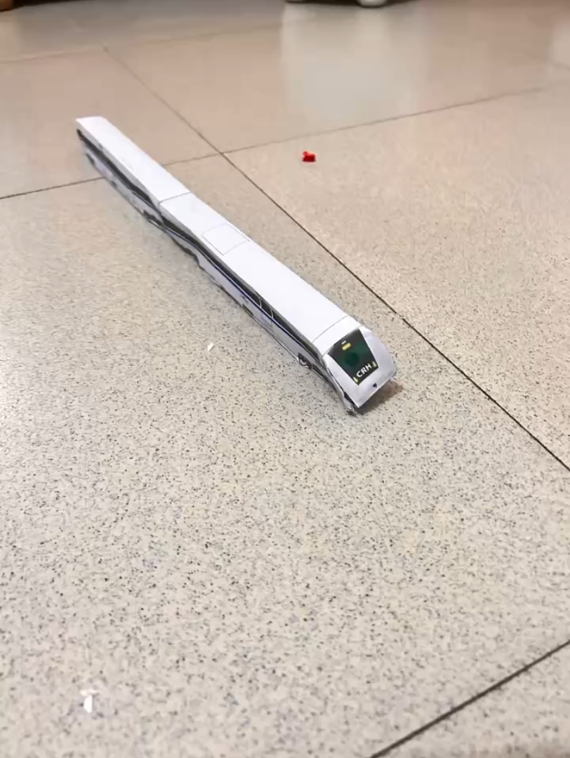 "纸模高铁:手工制作中国科技之美"