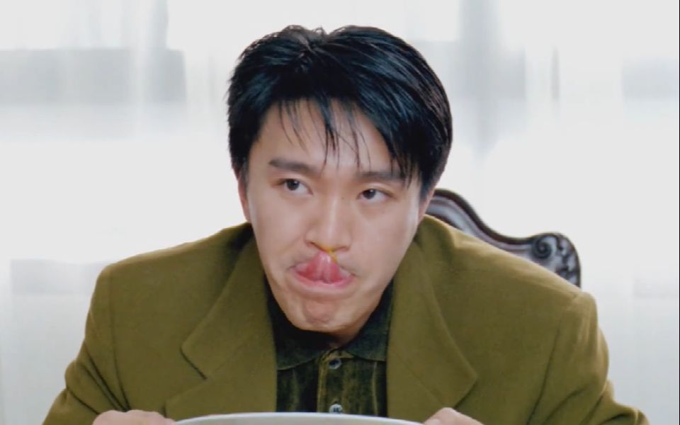 星爷的舌头是怎么舔到鼻子的?真不愧是喜剧之王_哔哩哔哩_bilibili