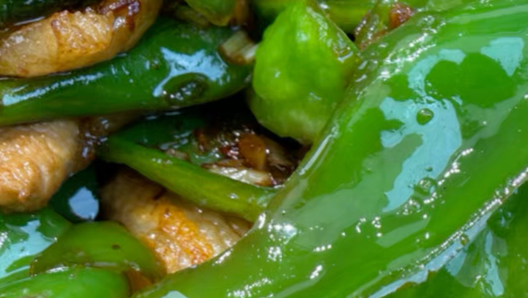 青椒炒肉怎么做青椒入味五花肉还不不柴不咸呢 注意方法#美食 #热门