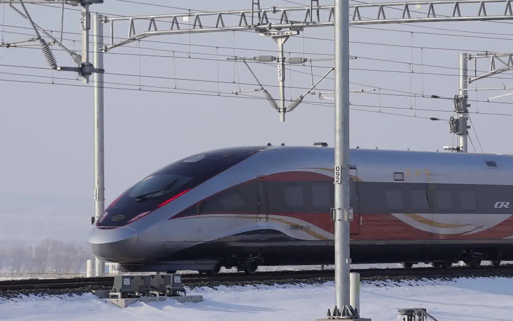 哈局新到高寒复兴号智能动车组开d7955次双鸭山西站发车