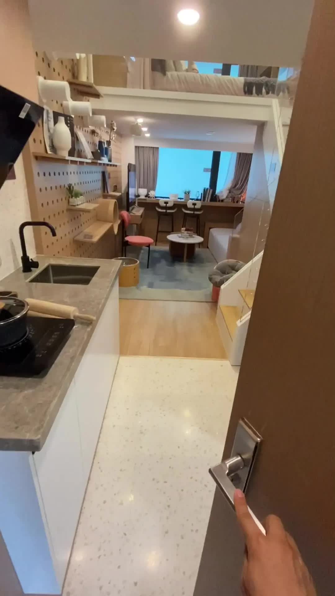 可以读书的30平米loft复式公寓