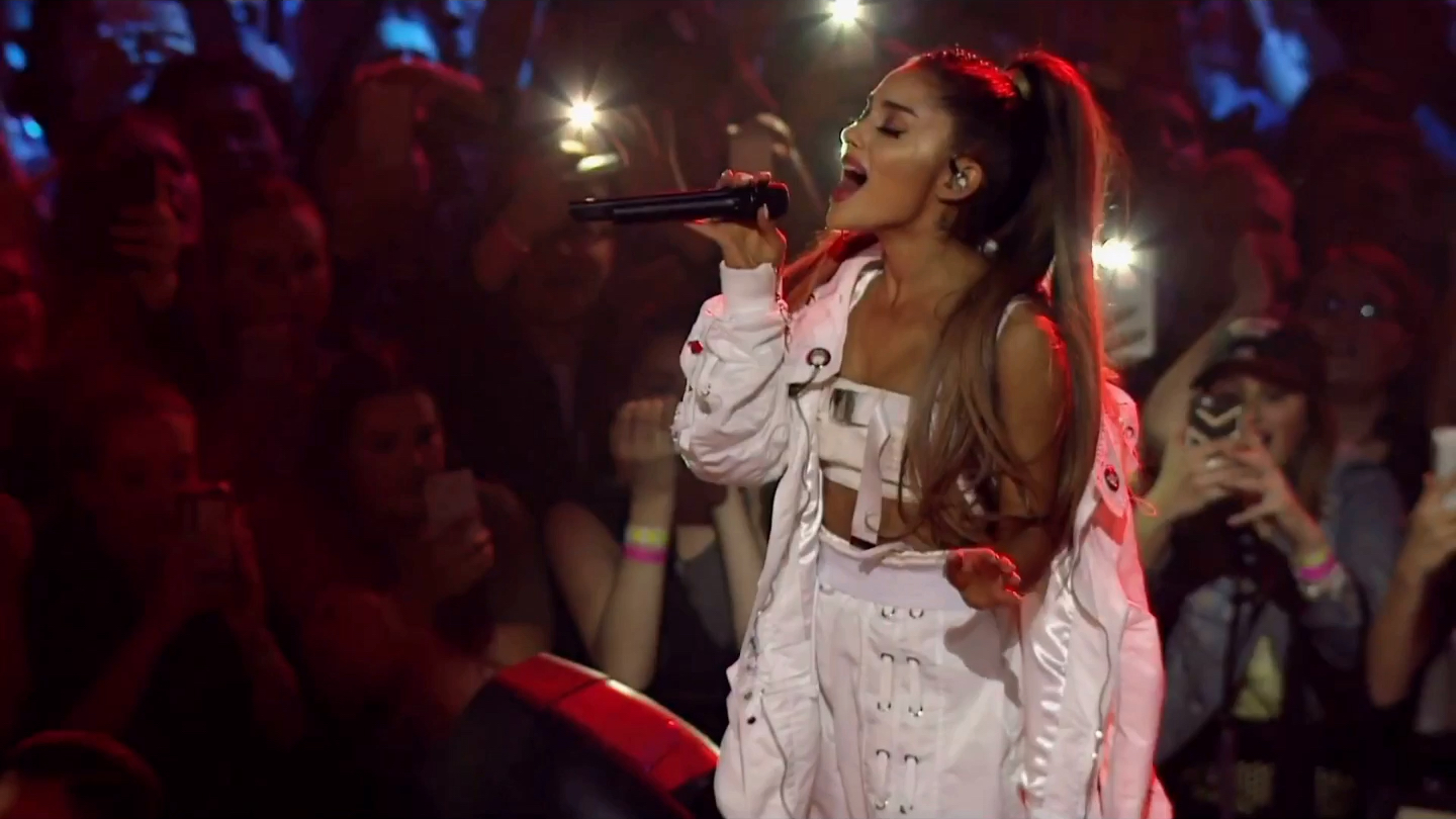 [图]【1080p】A妹Ariana Grande One Last Time Live on Dangerous Woman Tour巡演纪录片