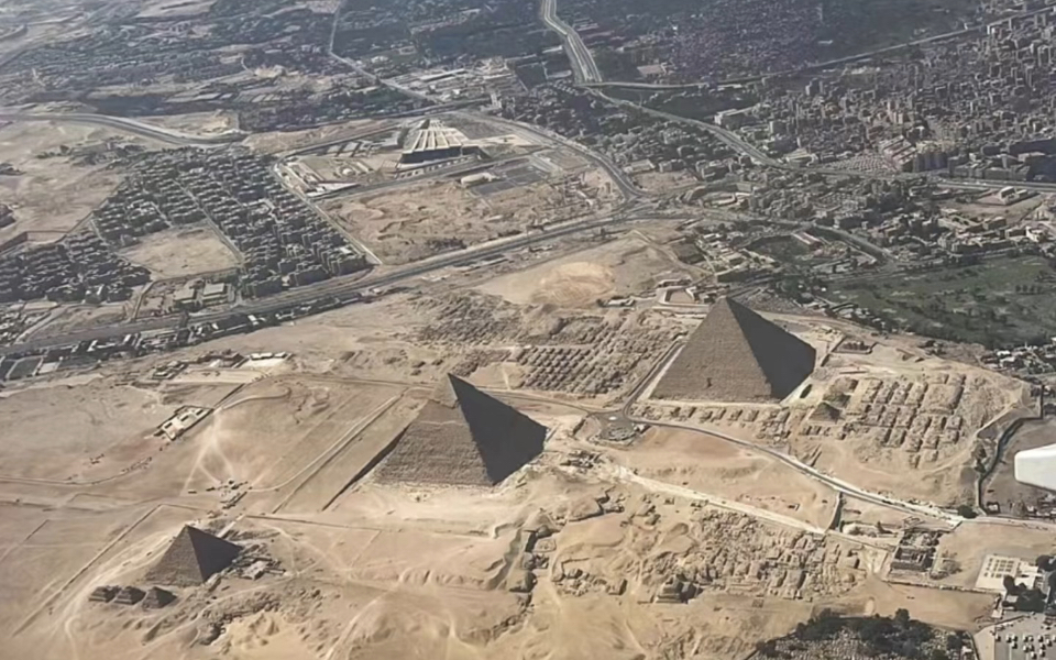 吉萨金字塔群布局图片