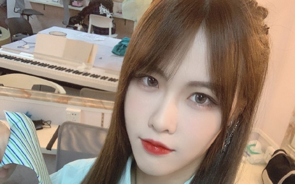 snh48 歆璐  "山上的大熊猫们又没吃的了.