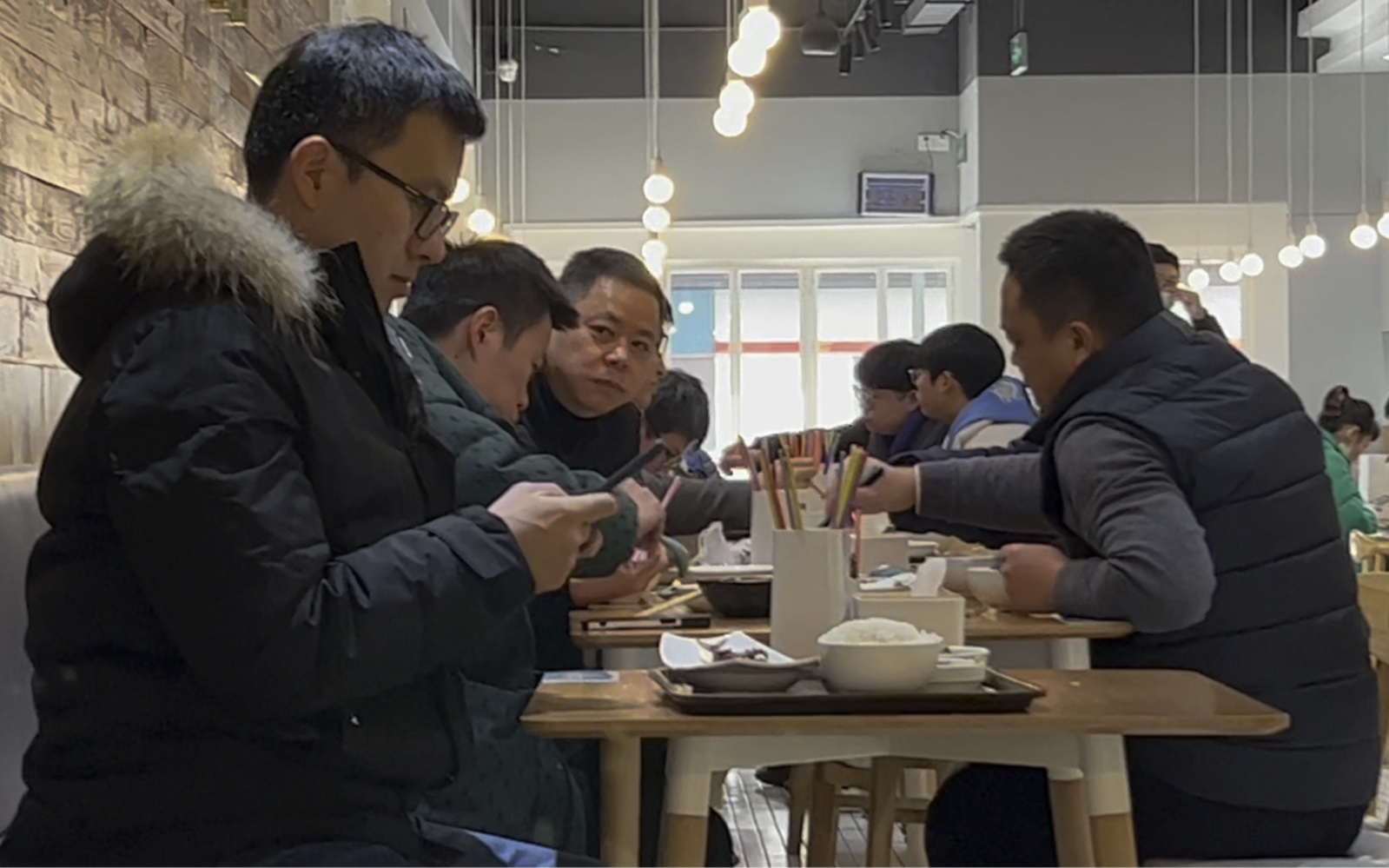 宁波一家(小贤家)吃一顿饭,最火爆一家快餐店,10元一菜任你选!哔哩哔哩bilibili