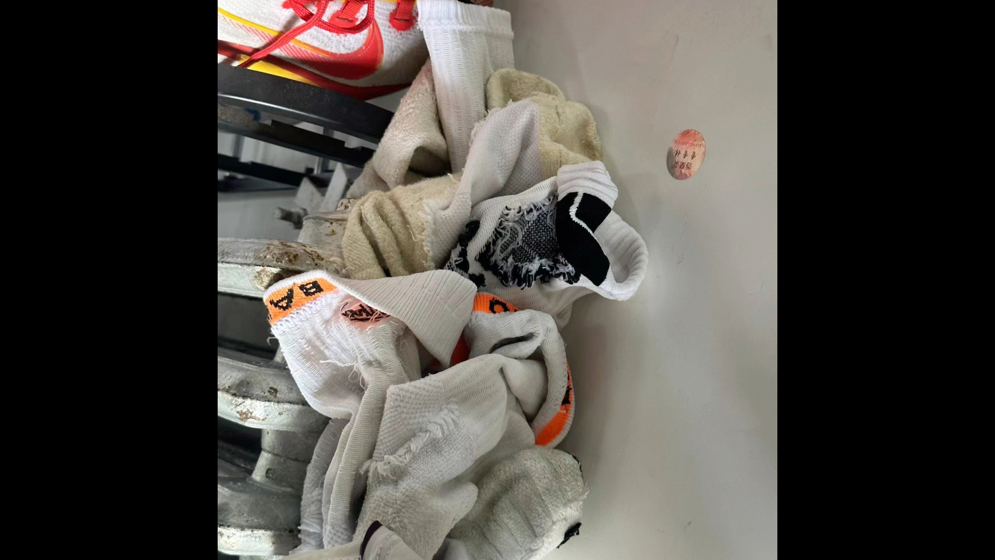 帅哥体育生宿舍实拍三