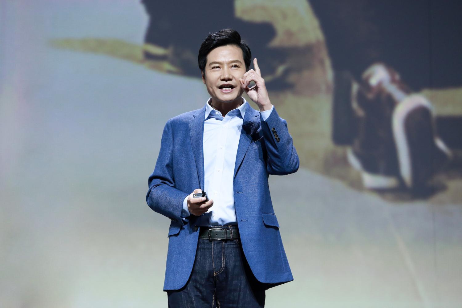 小米电视2019出货量破千万台,雷军与电视团队一齐庆祝_哔哩哔哩_bili