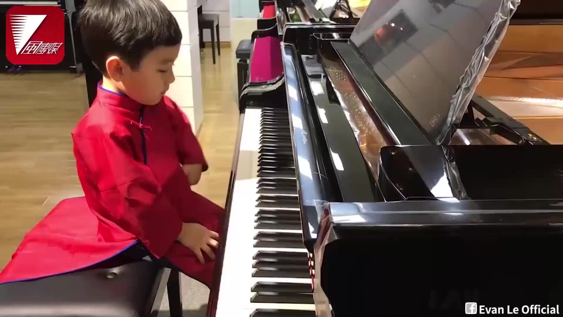 钢琴5岁天才音乐神童琴艺惊呆网友肖邦转世