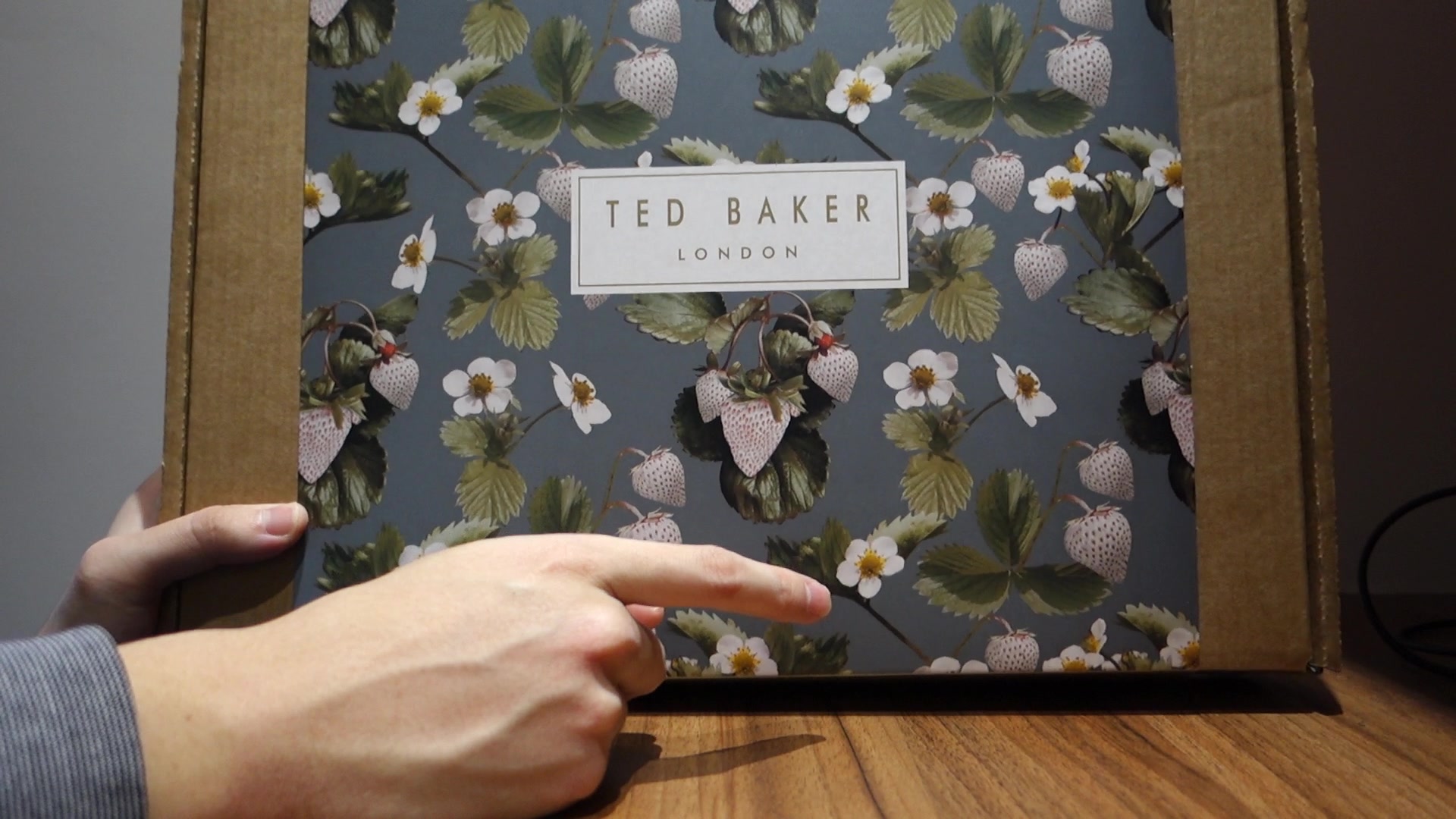 UP眼中的精致包装是什么样的?英国本土绅士品牌TED BAKER开箱哔哩哔哩bilibili