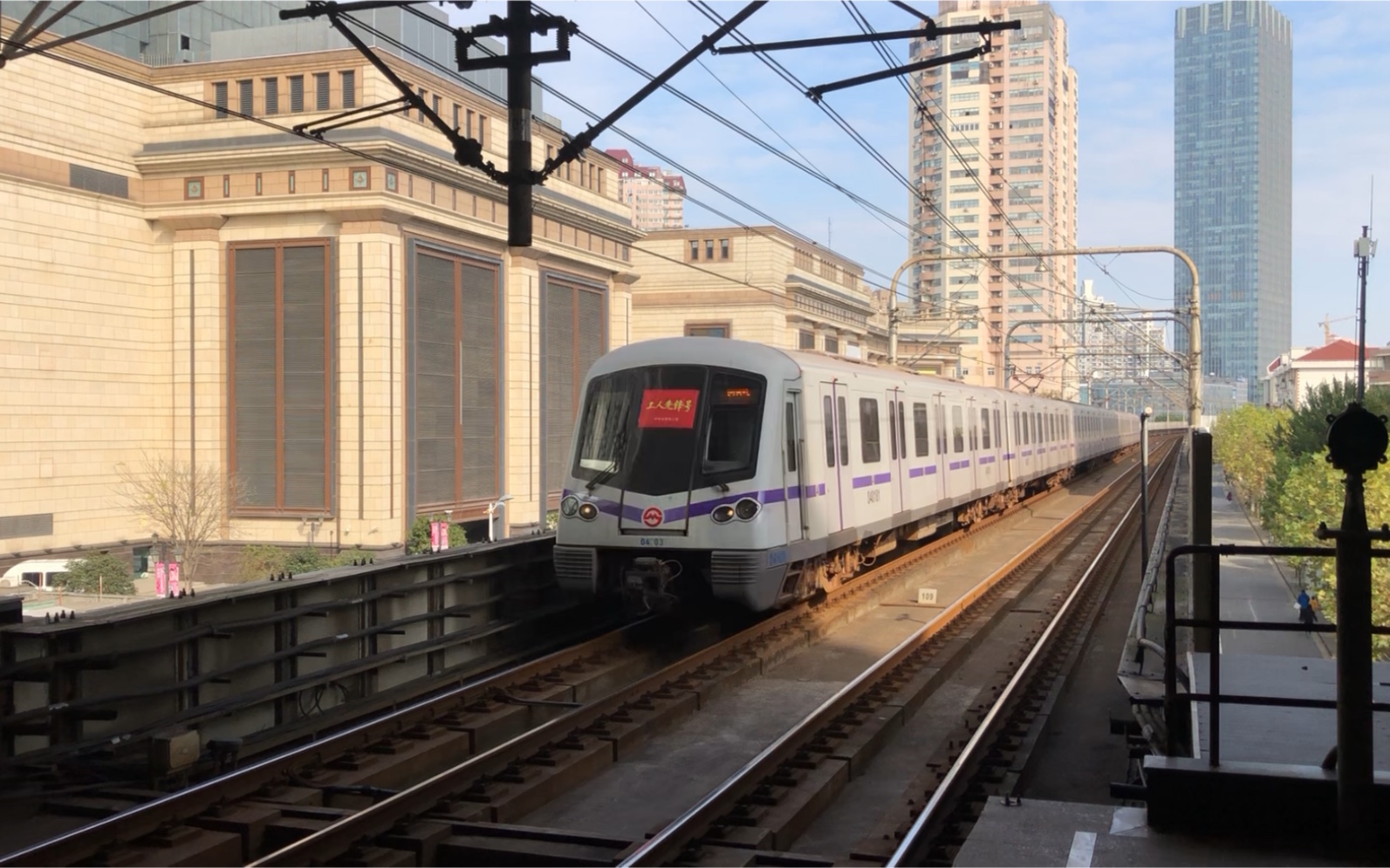 上海地铁四号线列车图片
