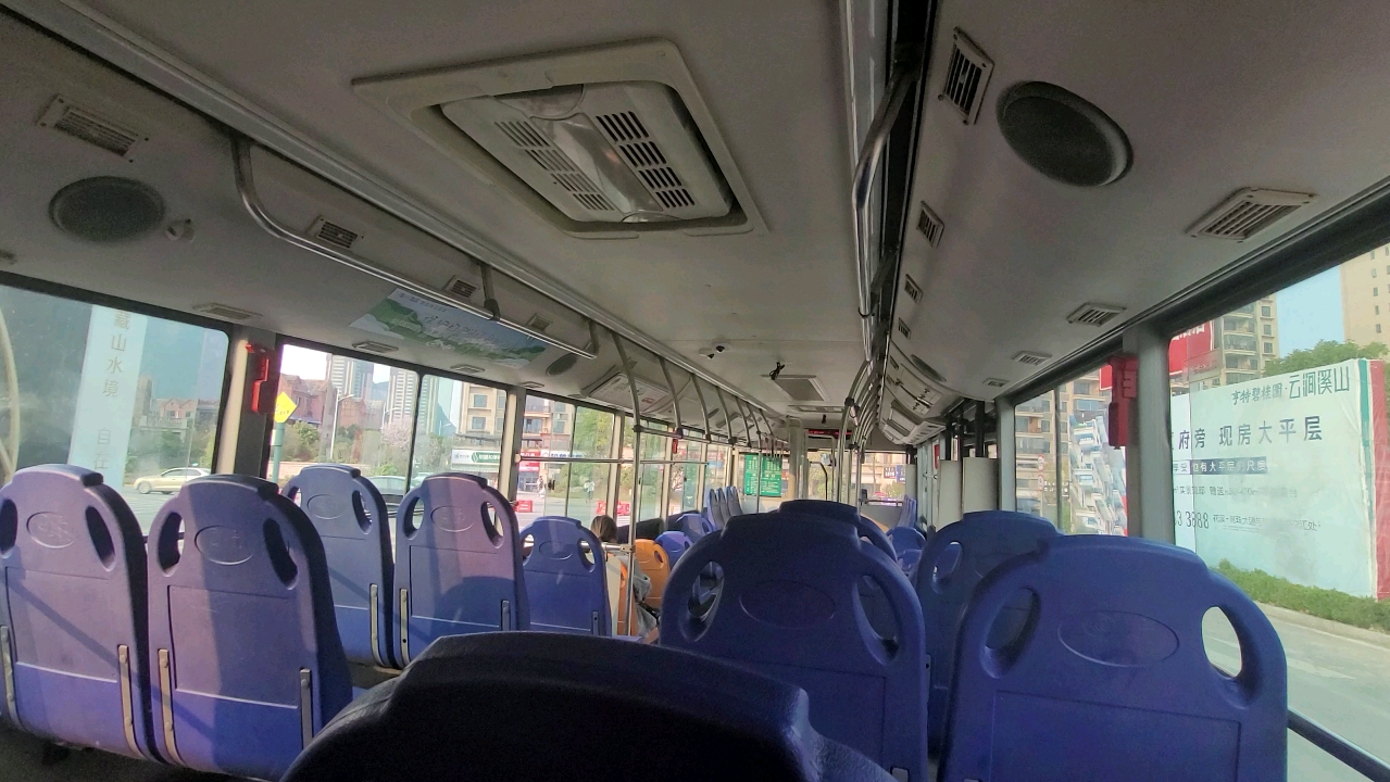 贵阳公交250路独苗—厦门金龙xmq6119g2(花溪碧桂园→溪孟路)区间行驶