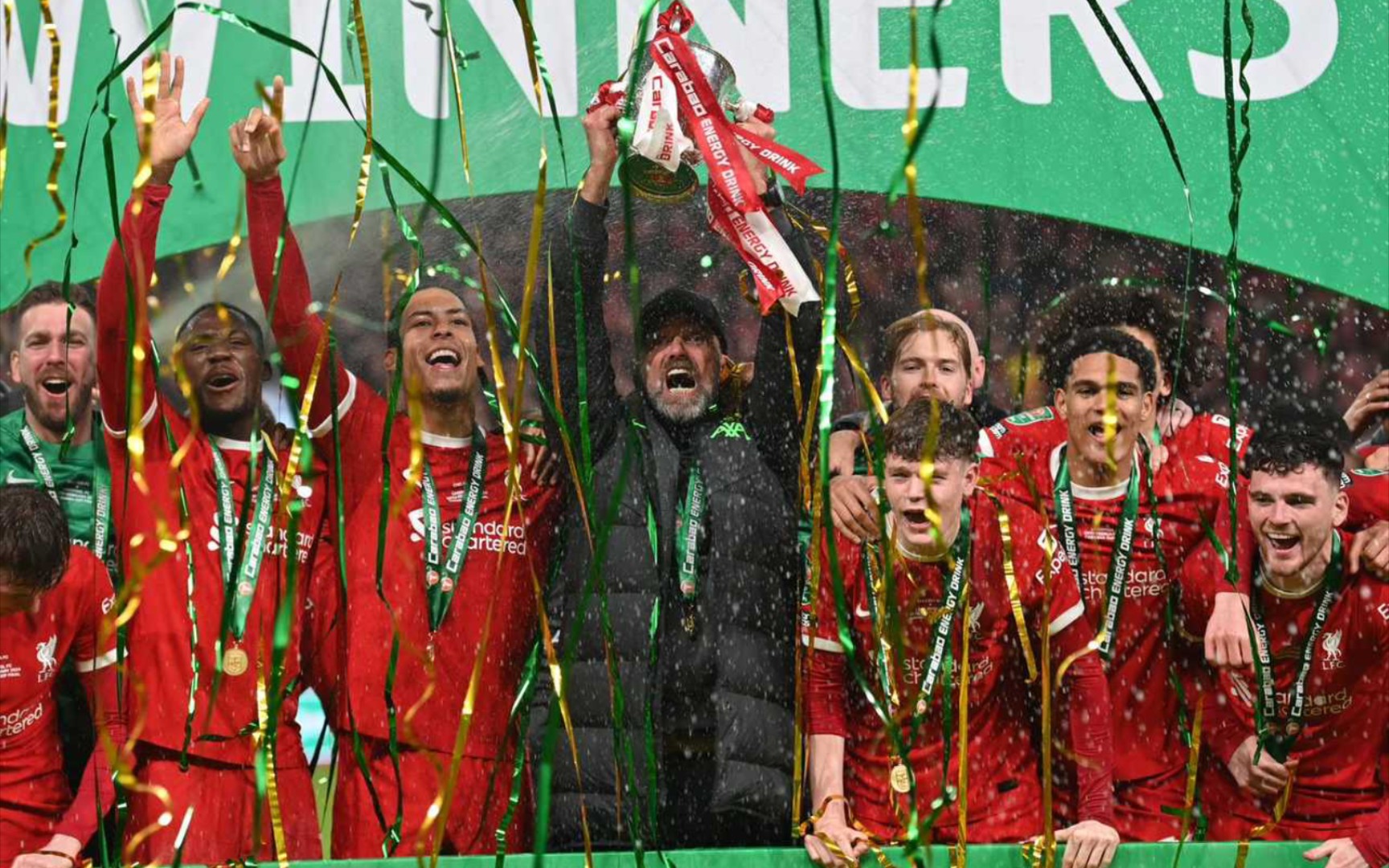 【利物浦】2324赛季联赛杯决赛1-0战胜切尔西捧杯 全队拼将血肉铸就可