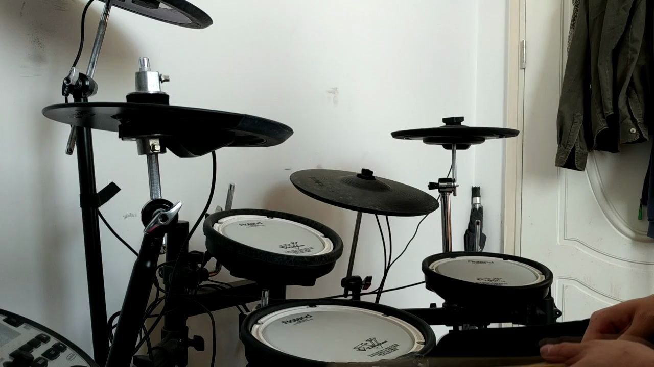 [图]Nirvana:Rape Me Drum Cover