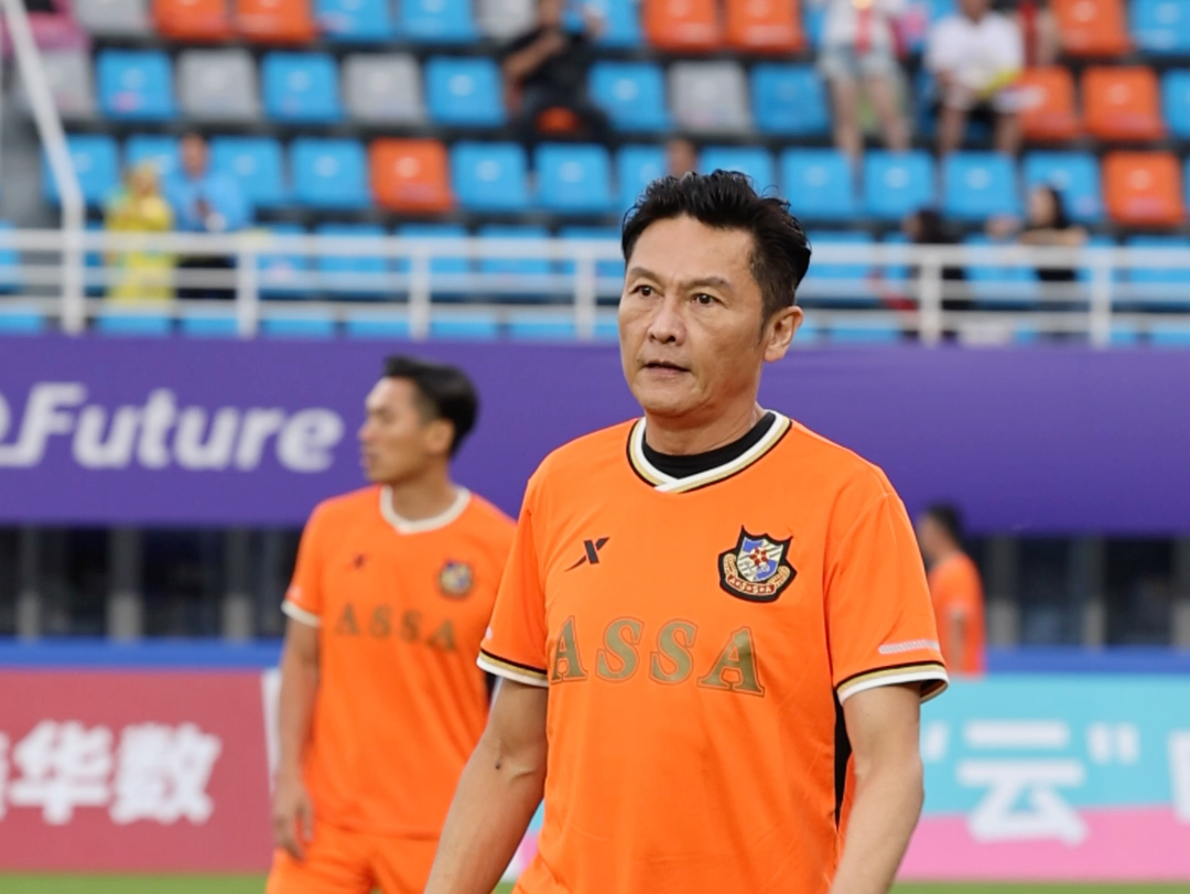 最经典小李飞刀#关礼杰 ,宝刀未老开启功夫足球!#香港足球明星队