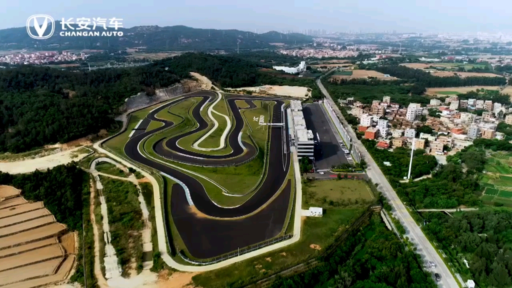 2021uni赛道体验日,引擎轰鸣,点燃夏日激情,速度对决,赛场谁与争锋