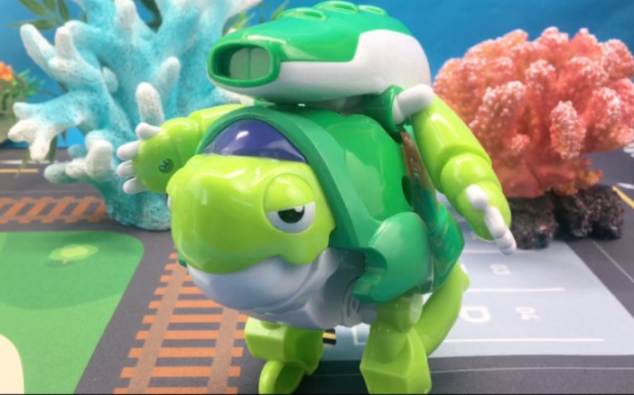 猪猪侠深海小英雄坦克玩具