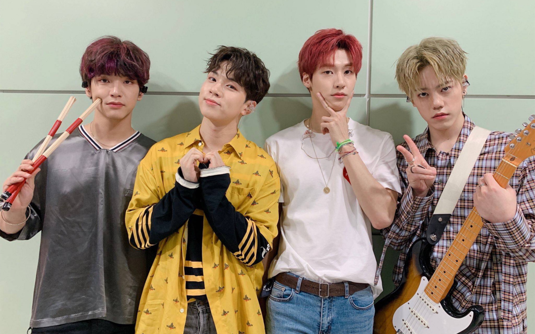 【n.flying】新飞全员品尝中国的零食的亚子 吃播(直播)