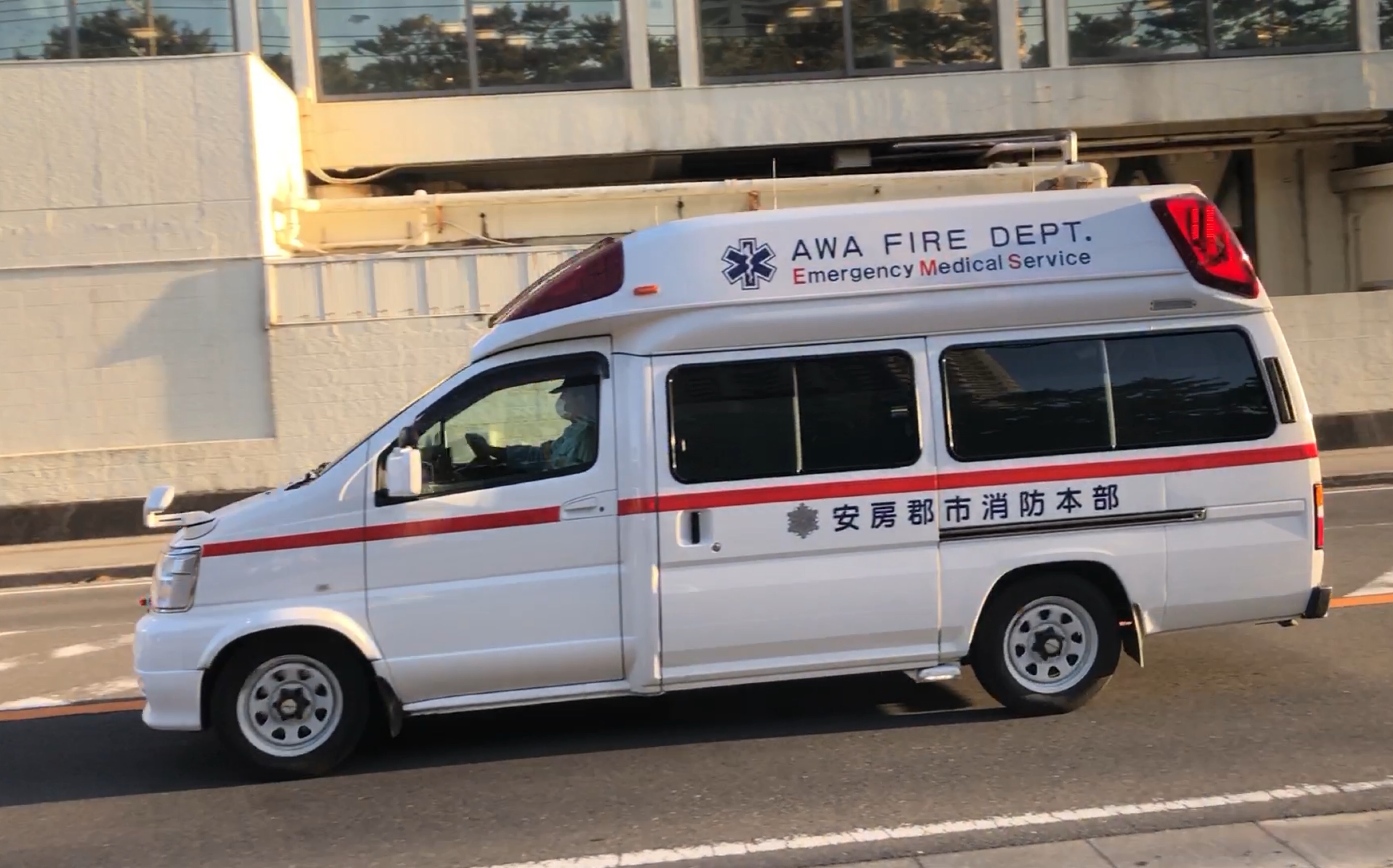 【实拍】路遇日本安房郡市消防本部救护车